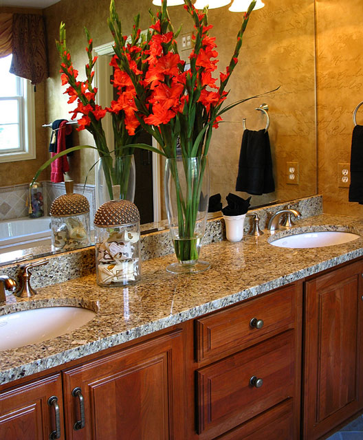 double sinks in master bathroom