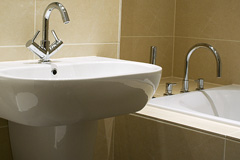 pedestal sink and drop-in tub